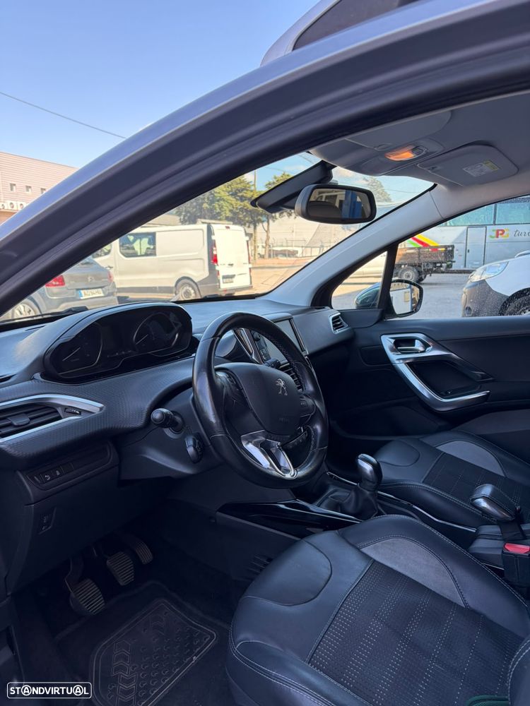 Peugeot 2008 1.6 BlueHDi Allure - 4