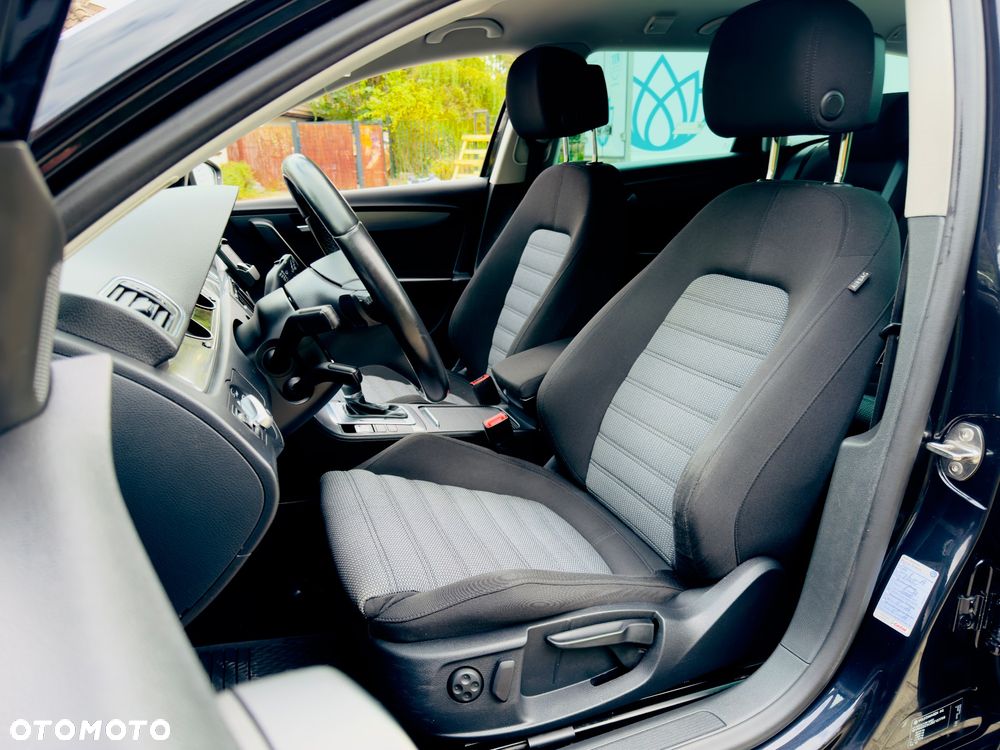 Volkswagen Passat Variant 2.0 TDI DSG BlueMotion Technology Highline - 19