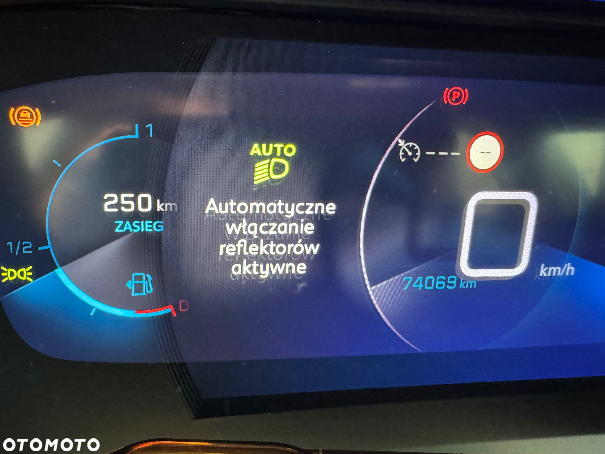 Peugeot 2008 1.5 BlueHDi Allure S&S - 24