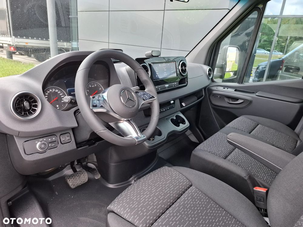 Mercedes-Benz Sprinter - 10