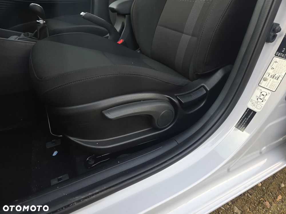 Hyundai i20 1.2 Modern - 12