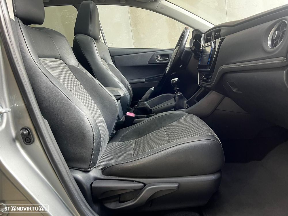 Toyota Auris Touring Sports 1.6 D-4D Exclusive+Navi - 14