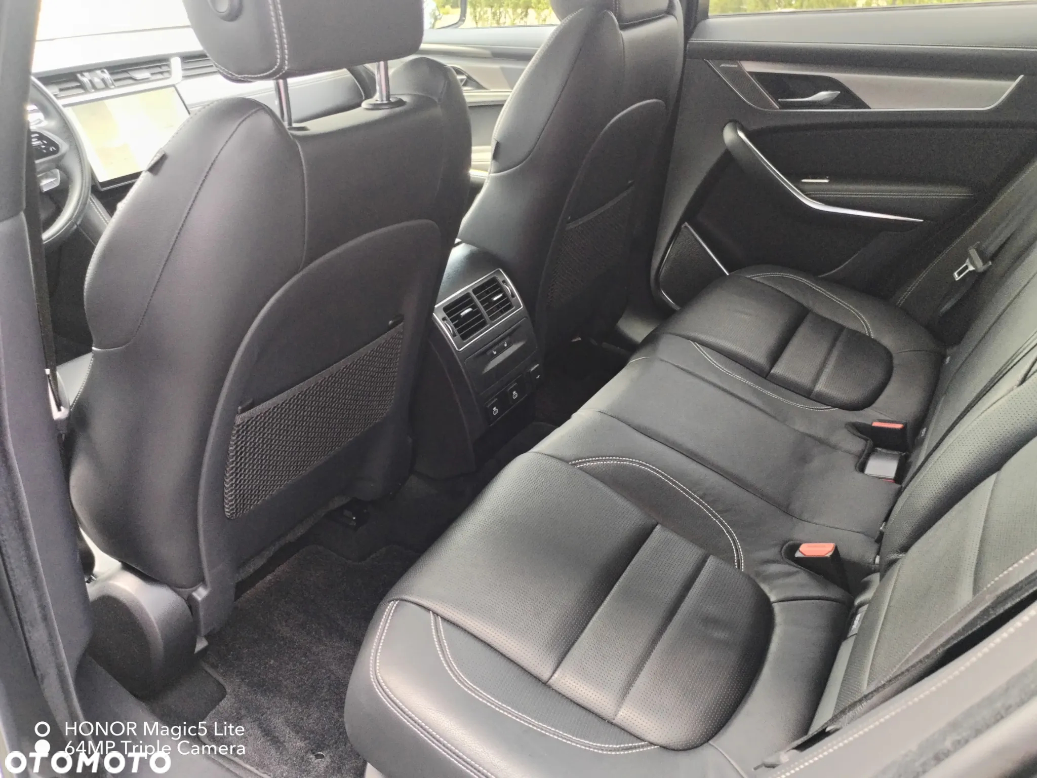Jaguar F-Pace 2.0 P400e PHEV AWD R-Dynamic Black - 12