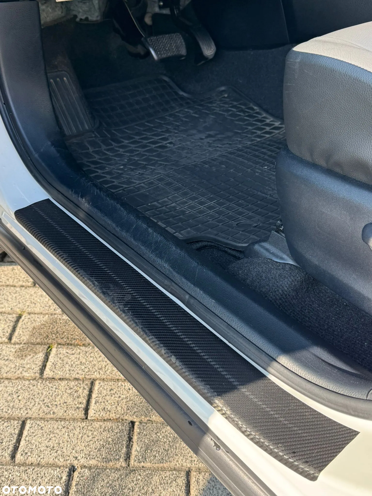 Toyota RAV4 2.5 XLE - 14
