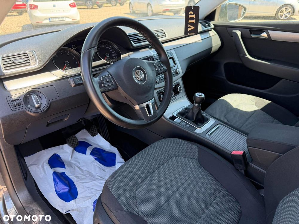 Volkswagen Passat 1.8 TSI Comfortline - 8