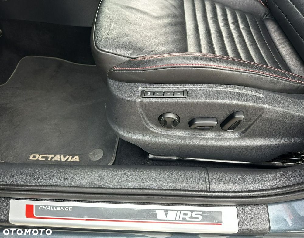 Skoda Octavia 2.0 TDI DSG RS - 13