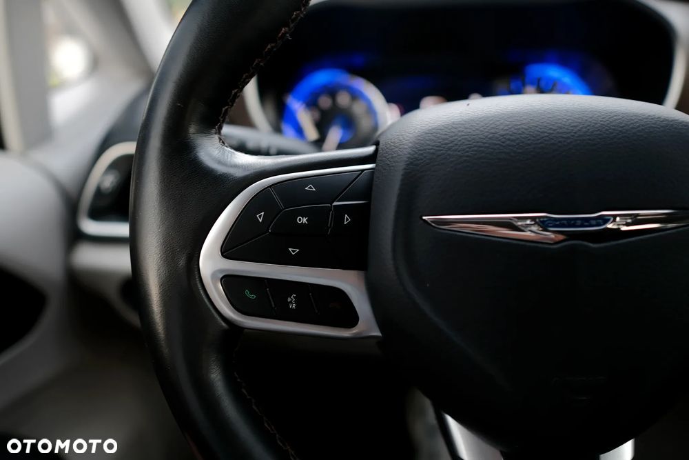 Chrysler Pacifica - 28