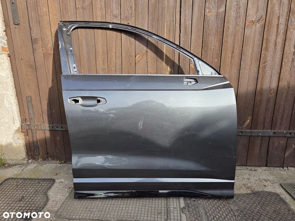 Idealne drzwi prawe Audi Q3 83A