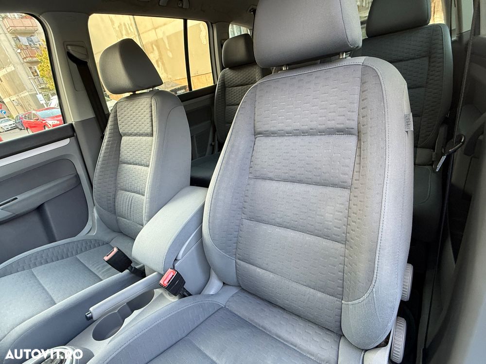 Volkswagen Touran 1.9 TDI DPF Conceptline DSG - 18