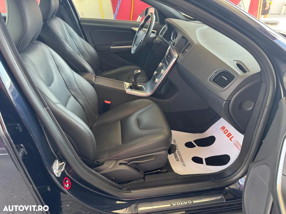 Volvo V60 D2 DRIVe Summum - 9