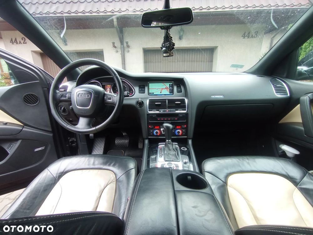 Audi Q7 - 7