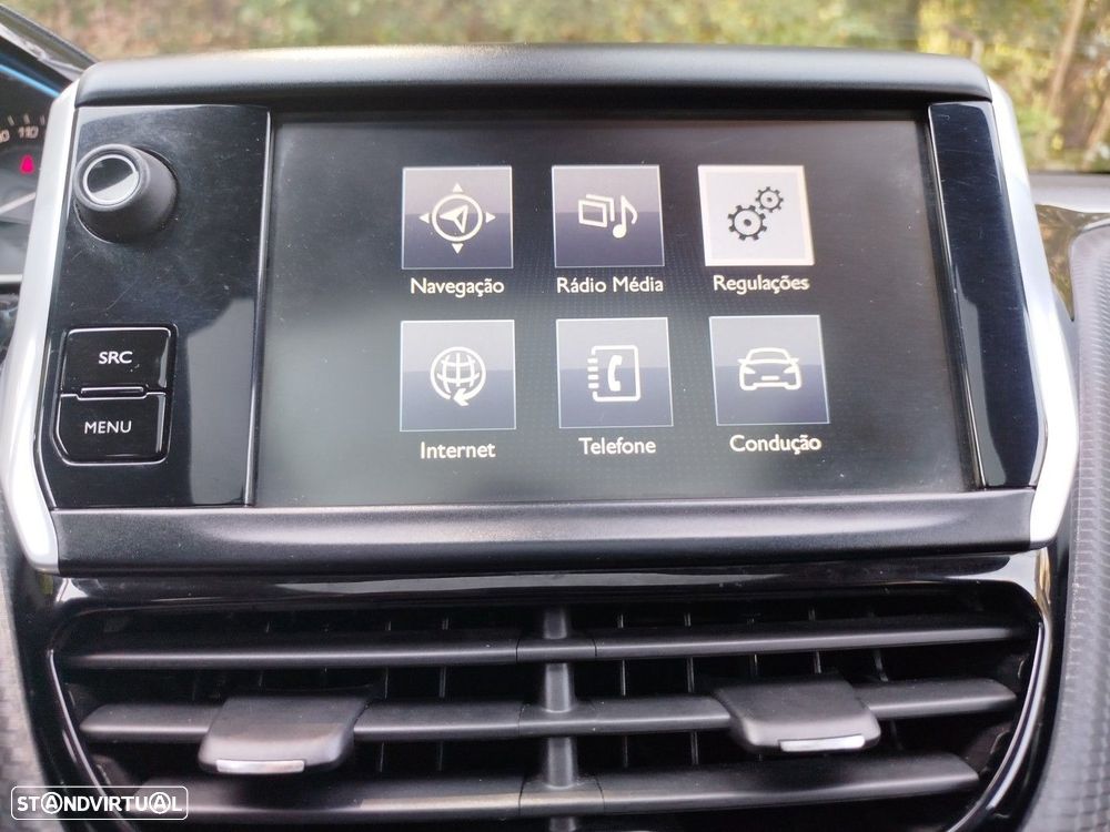 Peugeot 2008 1.2 PureTech Allure - 24