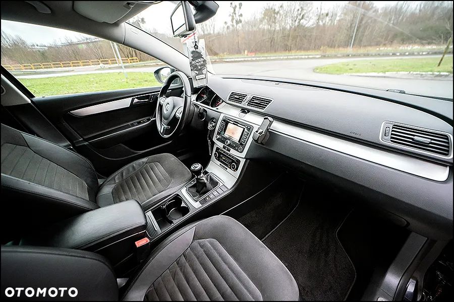 Volkswagen Passat - 18