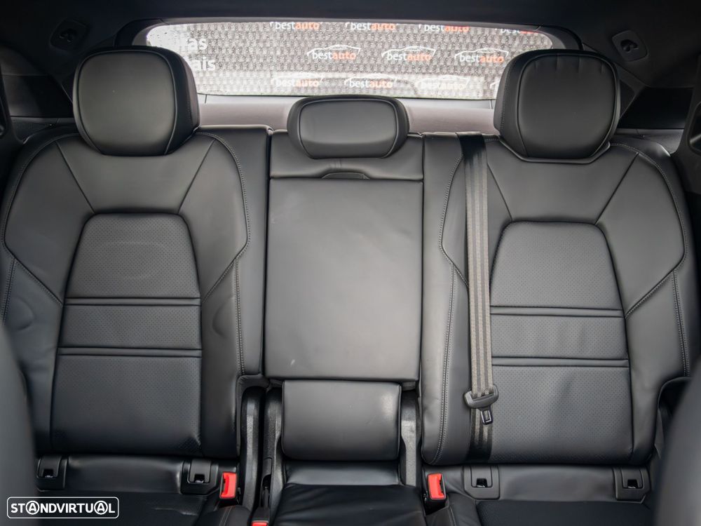 Porsche Cayenne Coupé E-Hybrid - 25