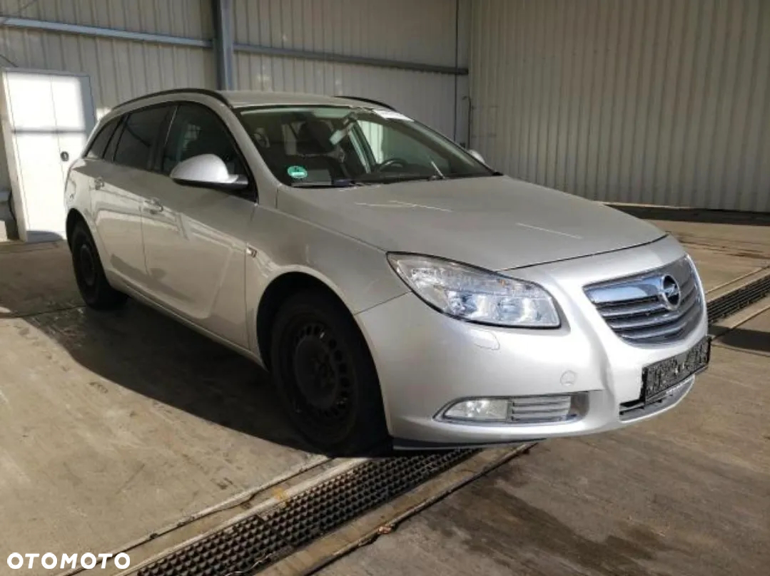 Opel Insignia 2.0 CDTI - 9