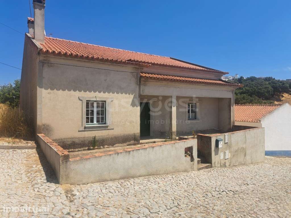 Moradia Térrea com Quintal e Garagem e aproveitamento de Sótão no c... - Grande imagem: 5/39