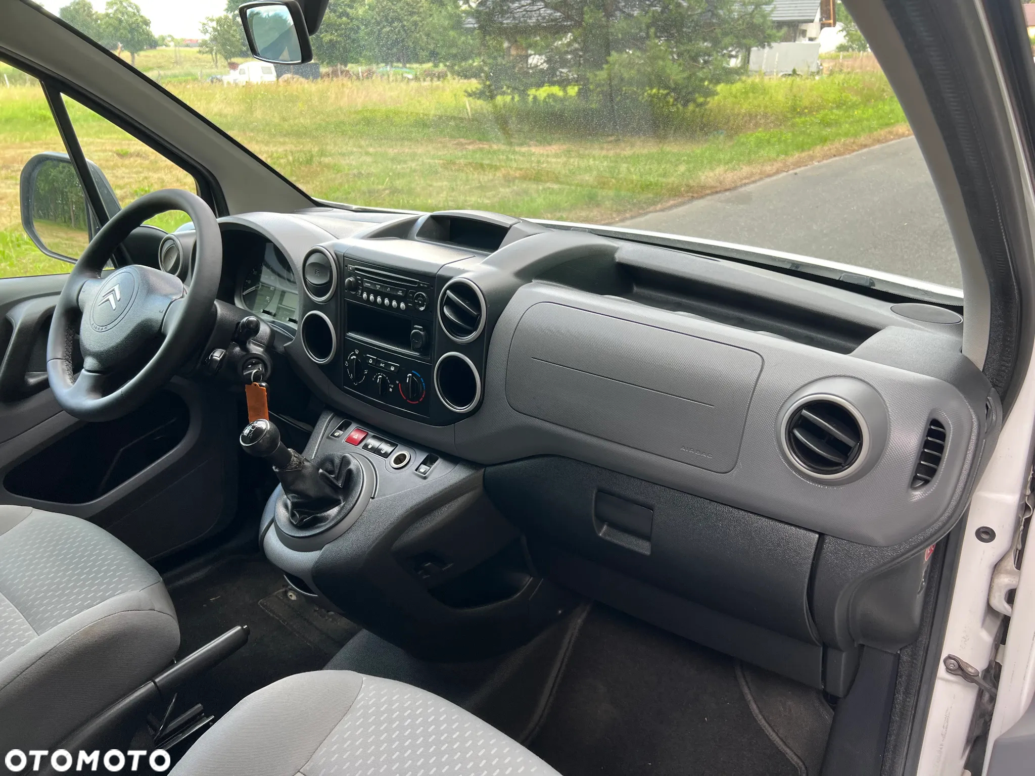 Citroën BERLINGO - 11