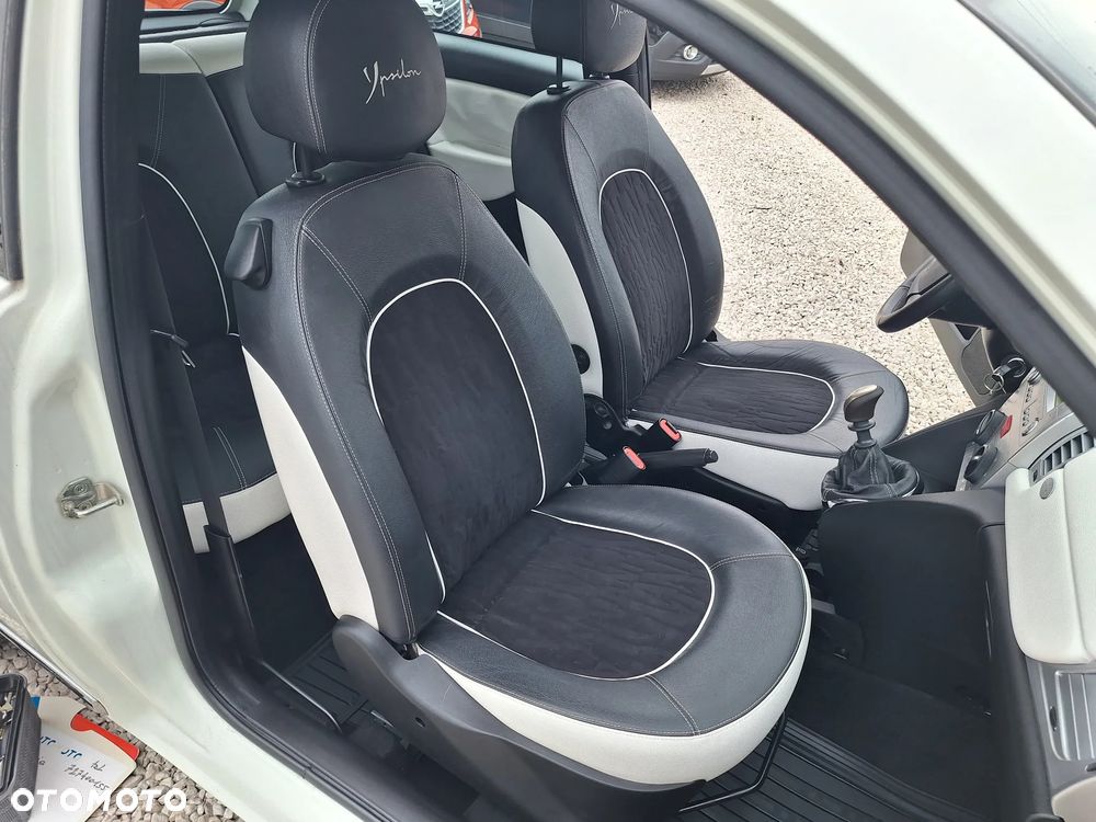 Lancia Ypsilon Y 1.2 8v Elefantino Gold - 26