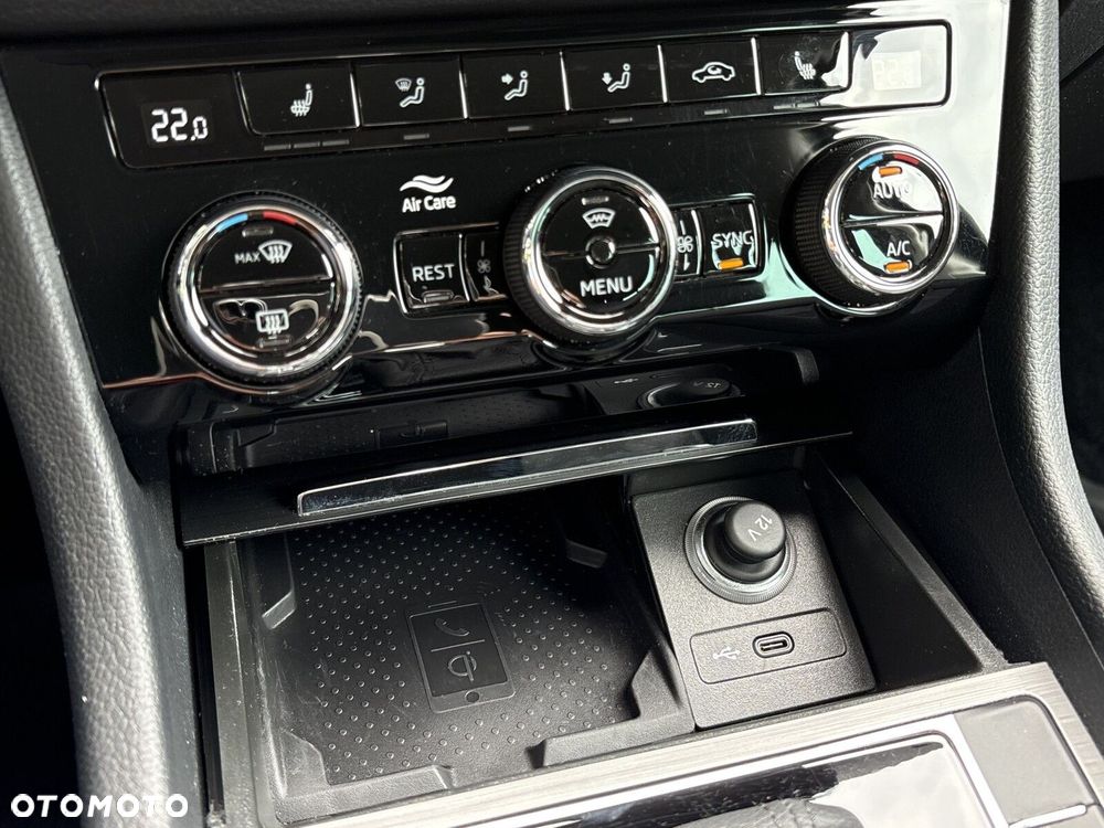 Skoda Superb 2.0 TDI SCR Style DSG - 24