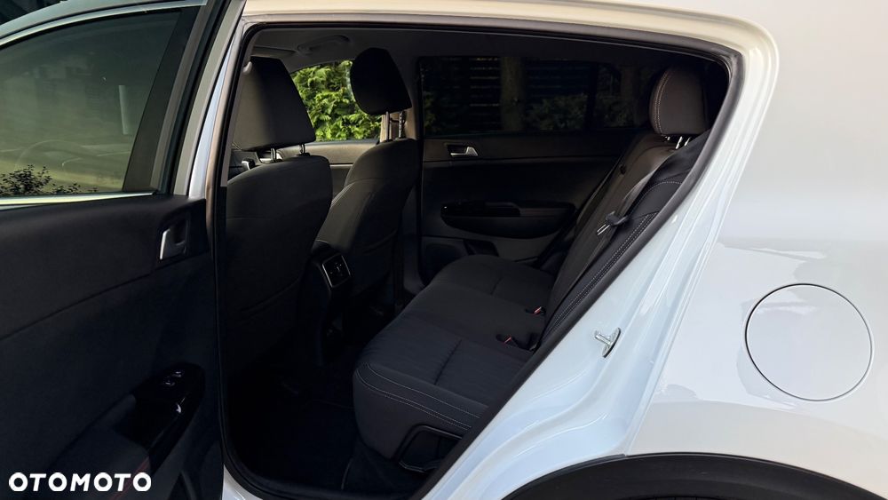 Kia Sportage 1.6 GDI 2WD Attract - 32