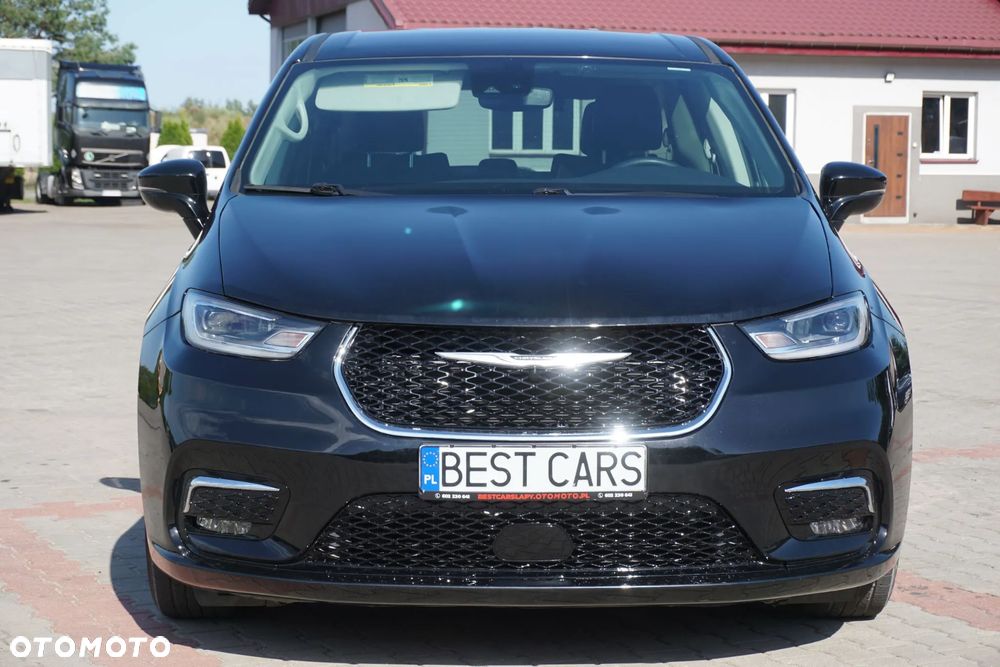 Chrysler Pacifica - 2