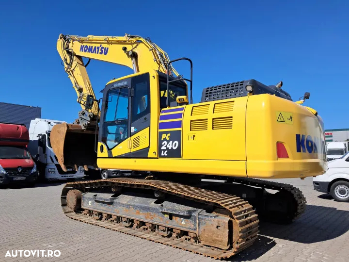 Komatsu pc240lc-11 - 2