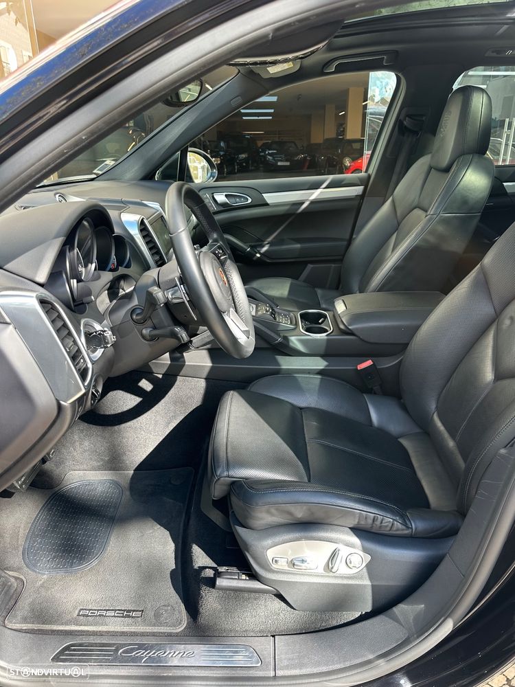 Porsche Cayenne Platinum Edition - 15