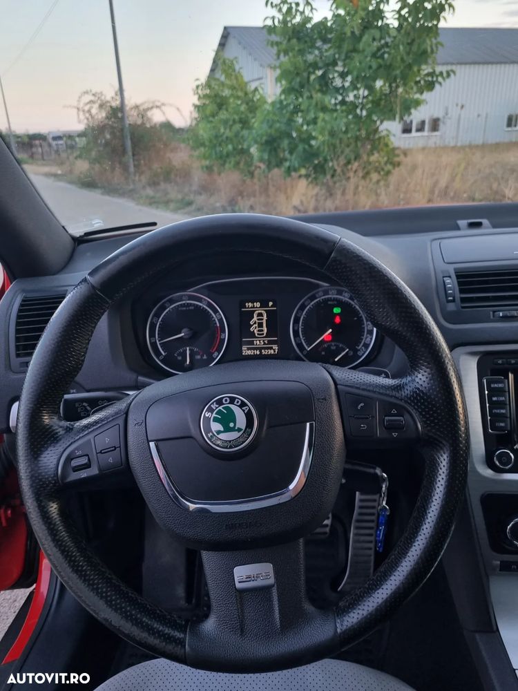 Skoda Octavia Combi 2.0 TFSI RS DSG - 8