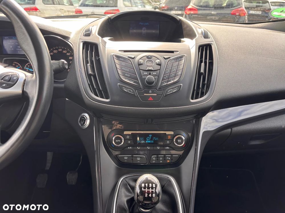 Ford Kuga 1.6 EcoBoost 2x4 Titanium - 27