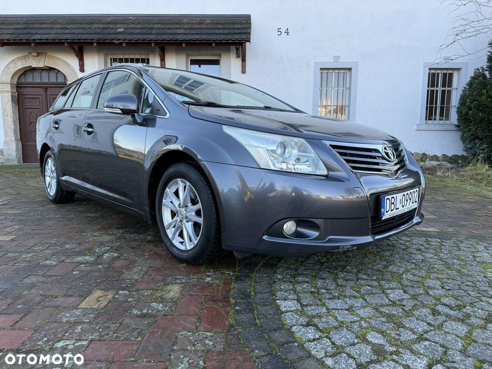 Toyota Avensis - 24