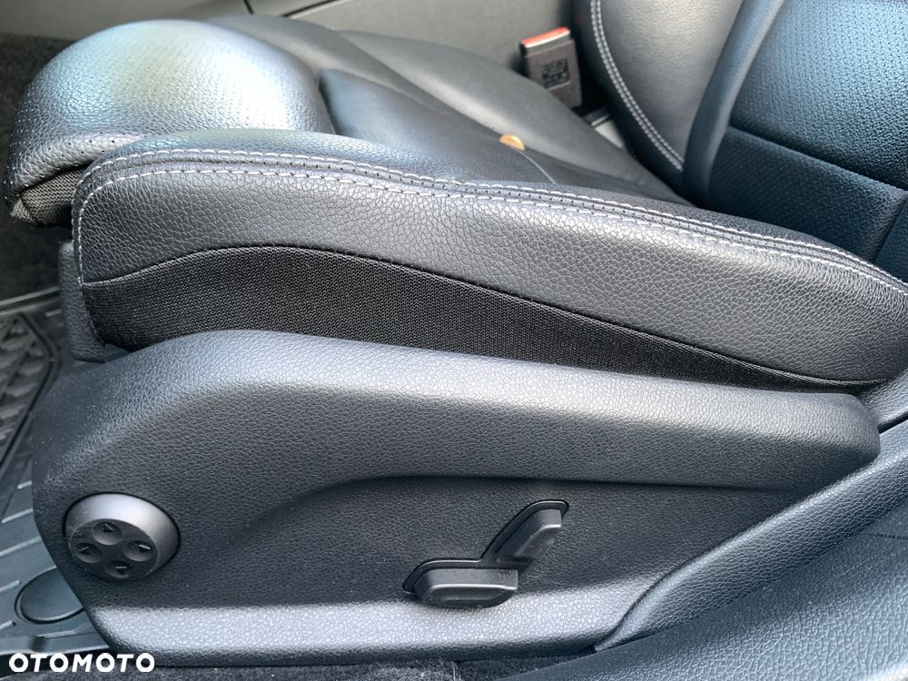 Mercedes-Benz Klasa C 220 d 9G-TRONIC AMG Line - 32