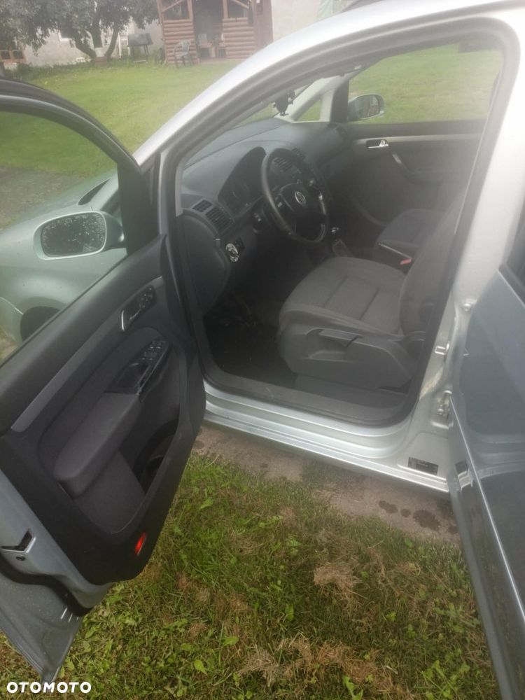 Volkswagen Touran 1.9 TDI Conceptline - 9