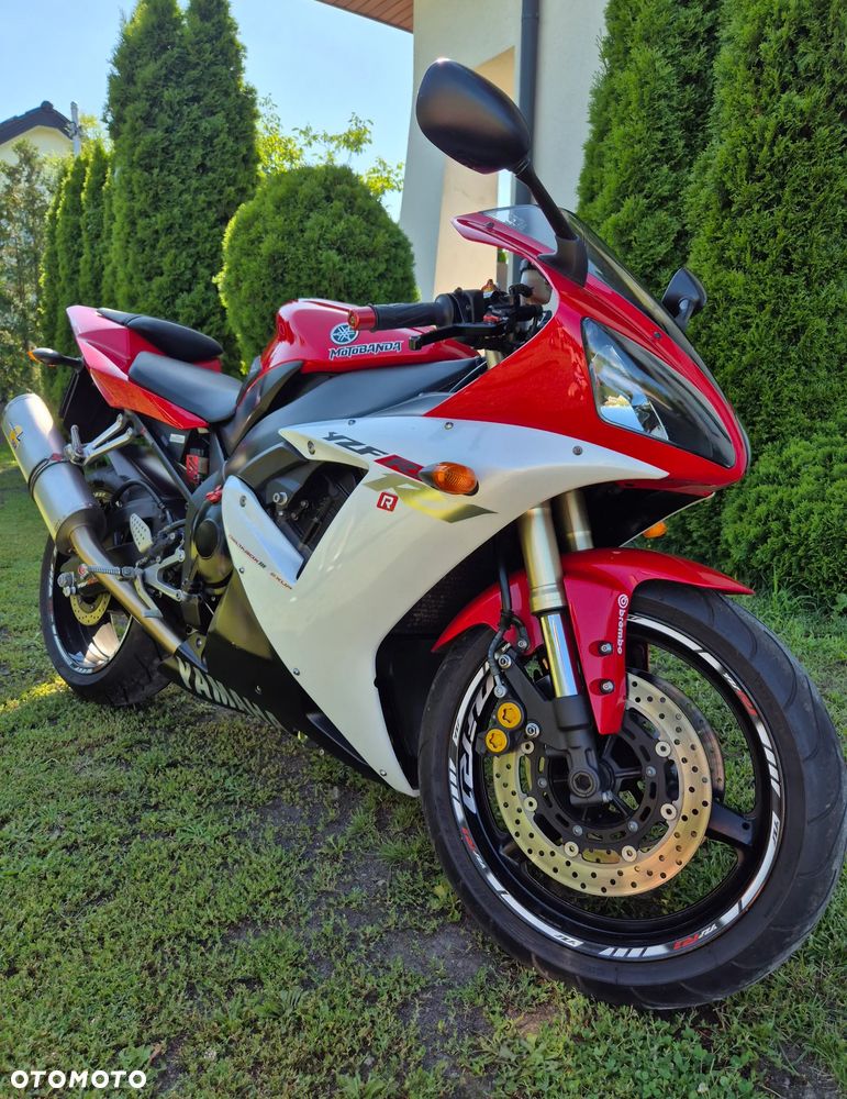 Yamaha R1 - 1