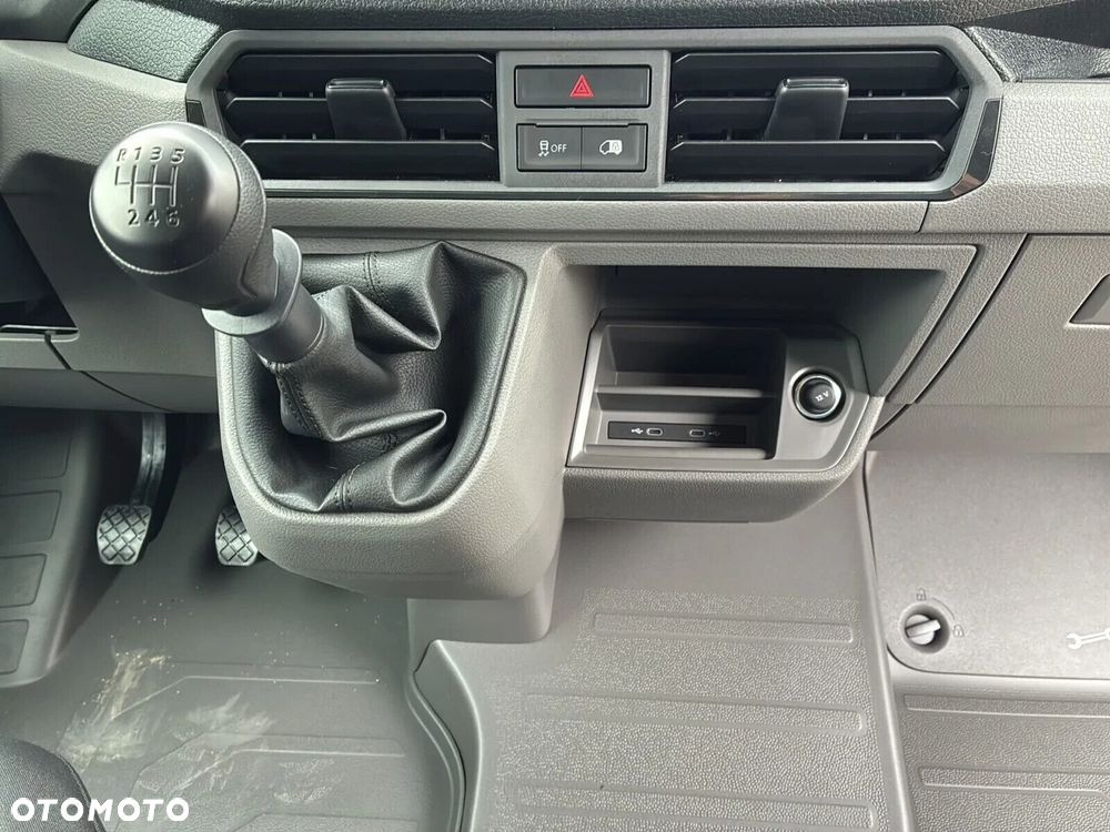 Volkswagen Crafter 35 Furgon L4H3, 2.0 TDI 140 KM, Wysoki dach, r. o. 4490mm - 33