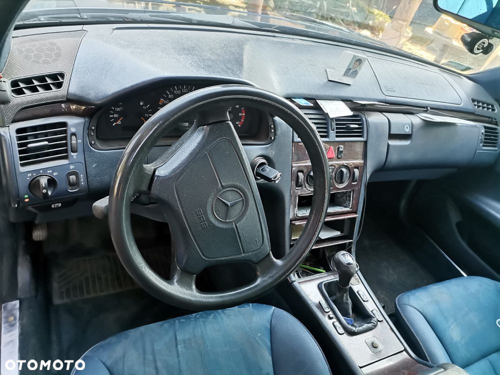 Mercedes-Benz Klasa E 290 TD Elegance - 3