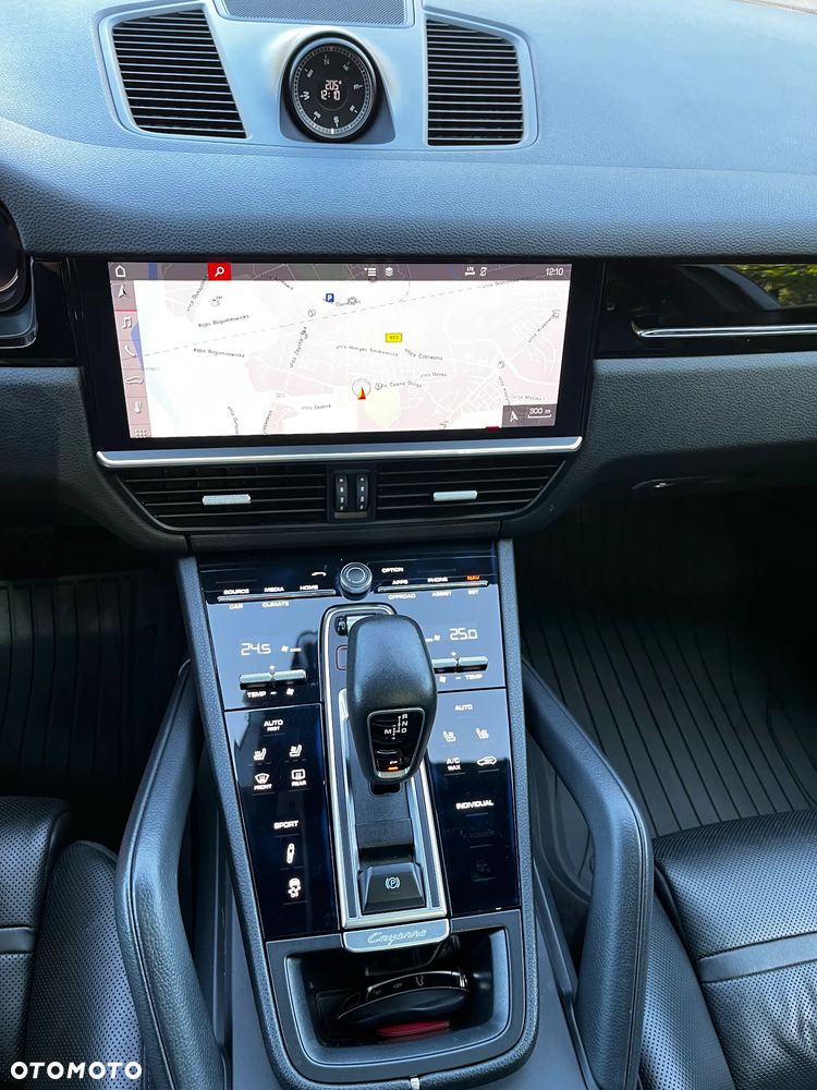 Porsche Cayenne - 31