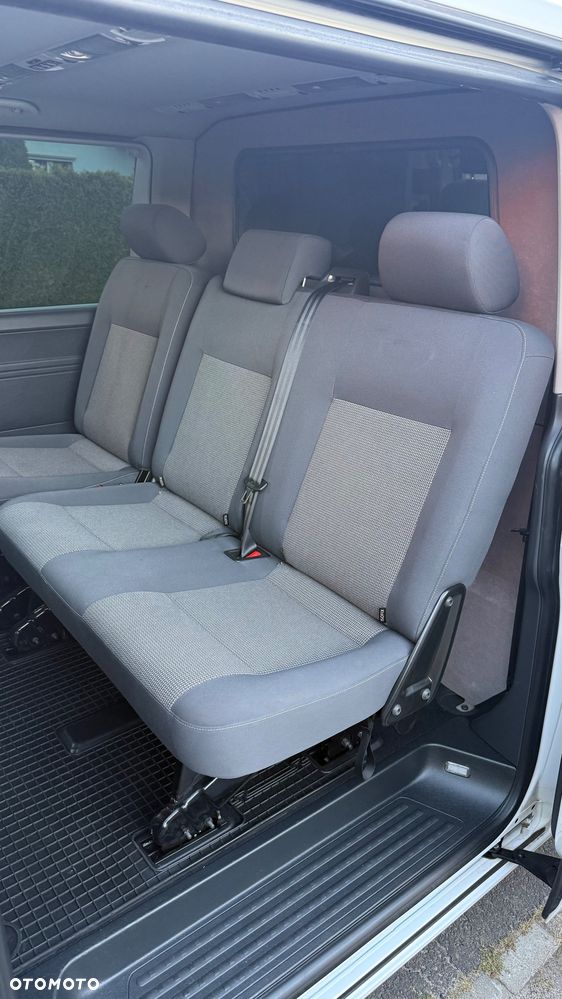 Volkswagen Multivan - 31