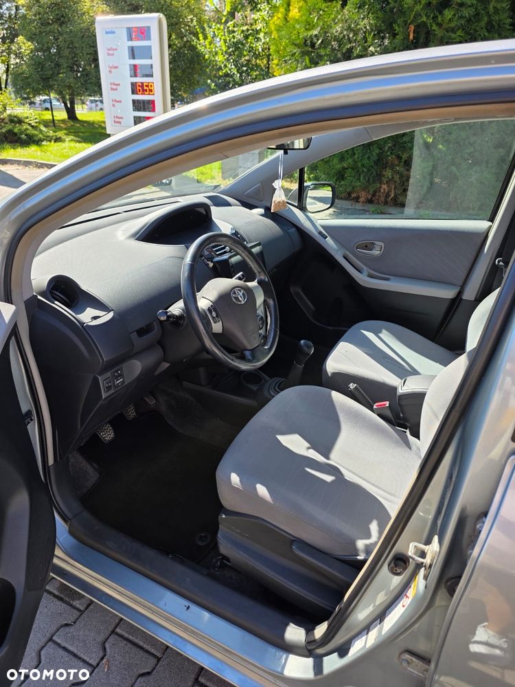 Toyota Yaris - 27