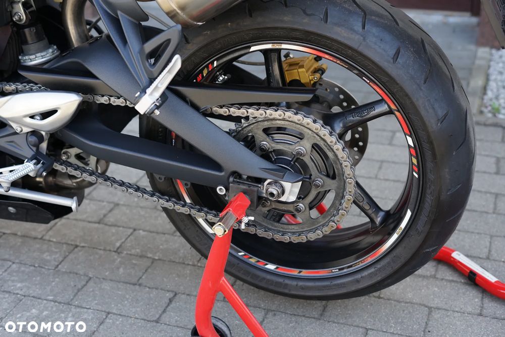 Triumph Street Triple - 25