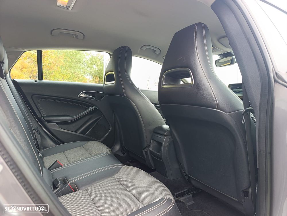 Mercedes-Benz CLA 180 d 7G-DCT Urban - 21