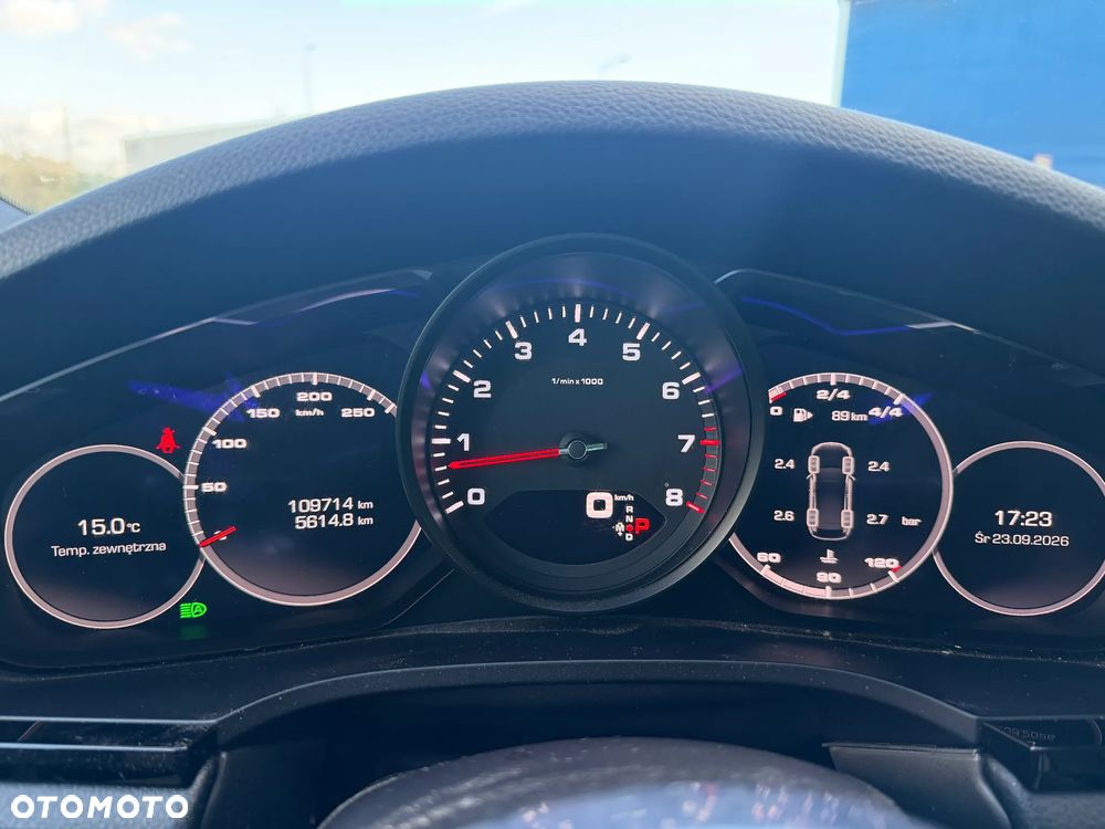 Porsche Cayenne Platinum Edition - 12