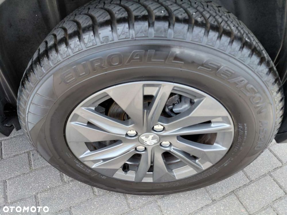Peugeot 2008 - 9