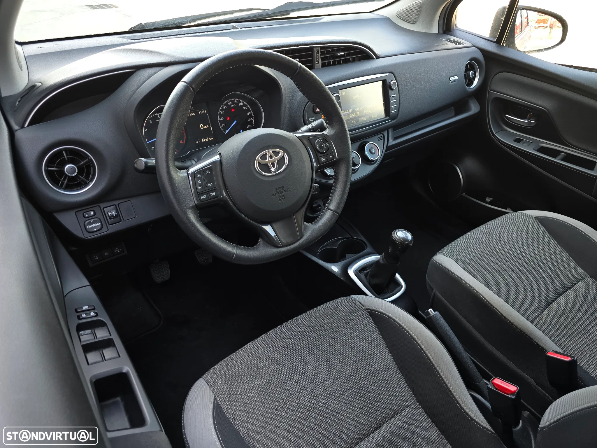 Toyota Yaris 1.0 VVT-i Y20 Club - 12