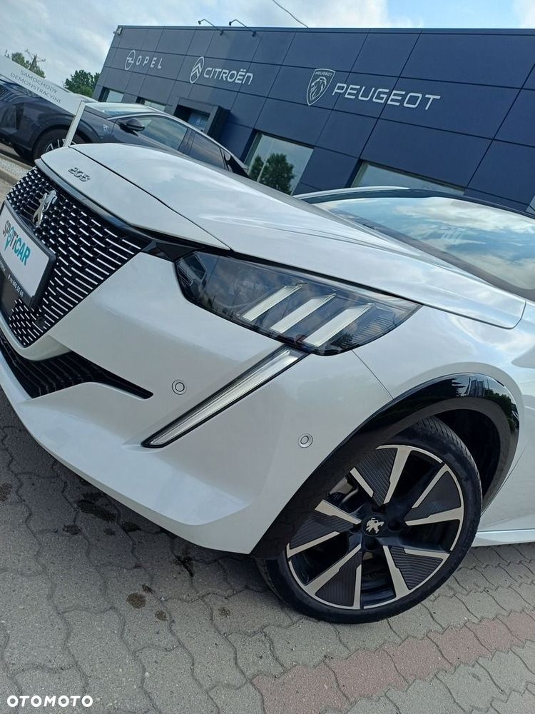 Peugeot 208 - 11