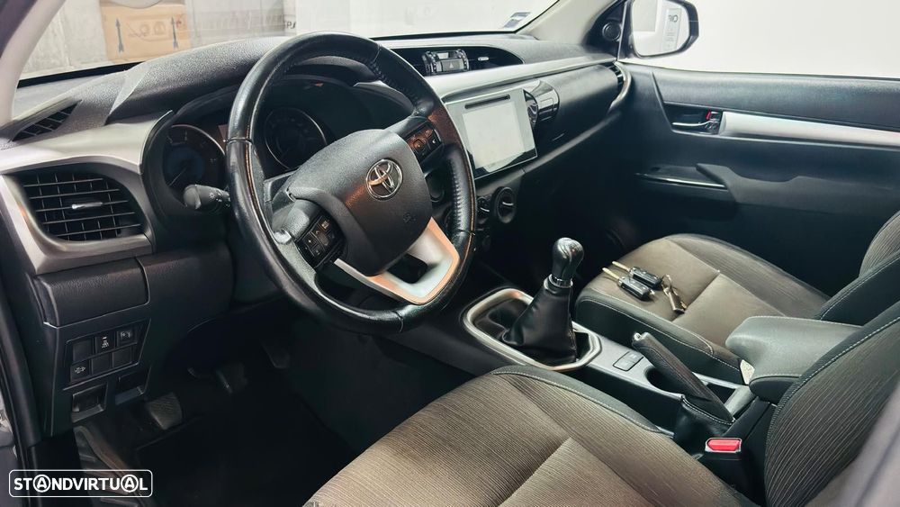 Toyota Hilux 2.4 D-4D 2WD CD Tracker - 3