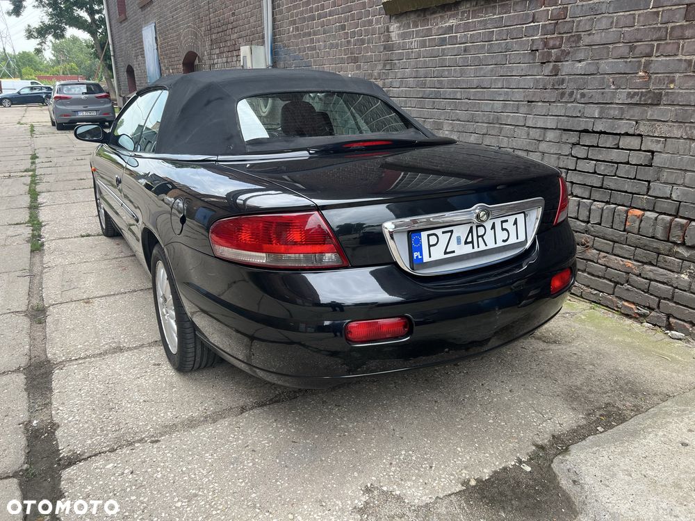 Chrysler Sebring - 4