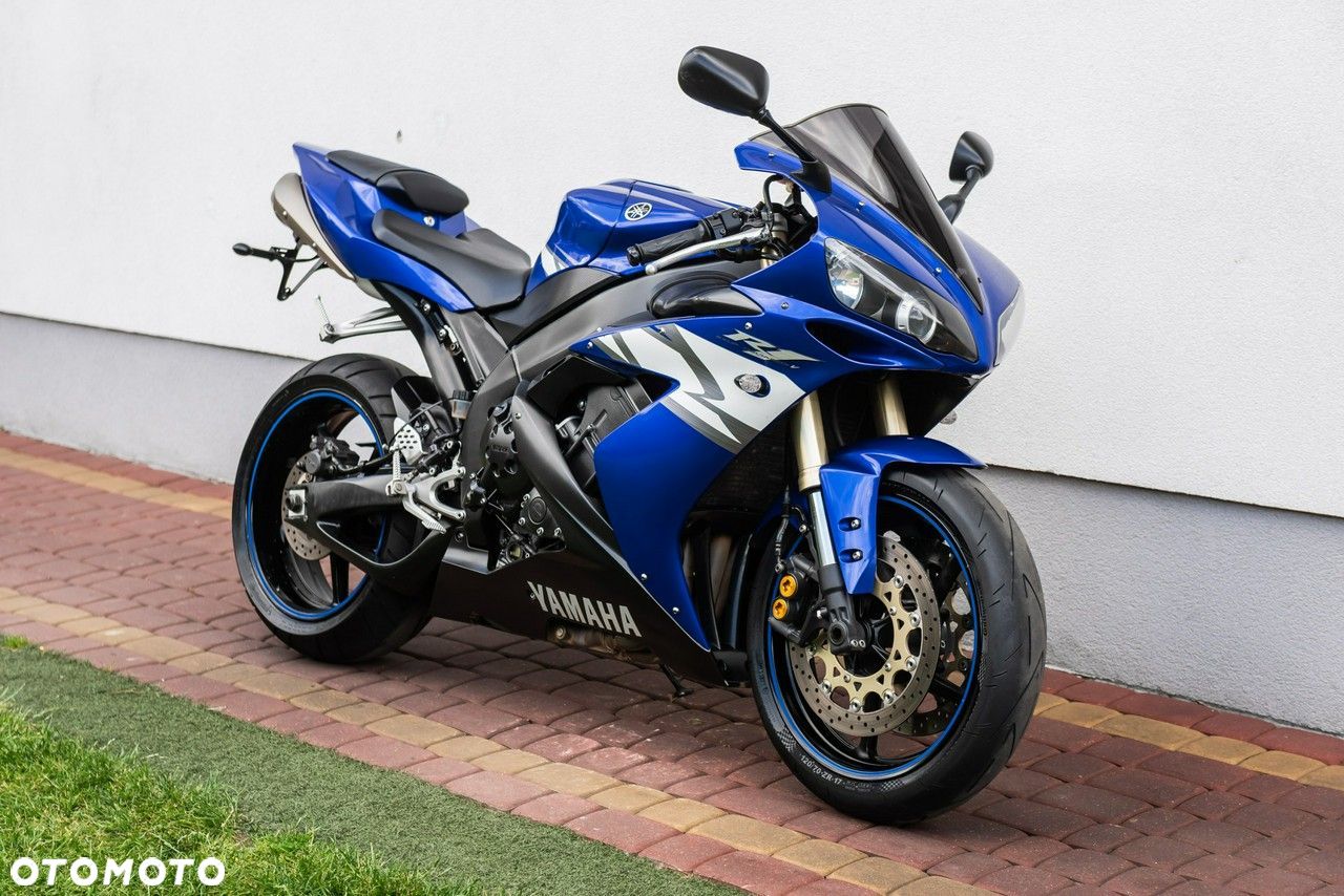 Yamaha R1 - 1