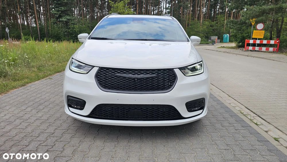 Chrysler Pacifica - 9