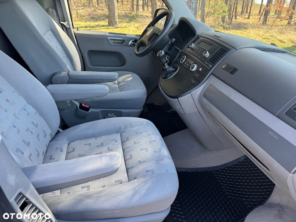 Volkswagen Multivan - 25