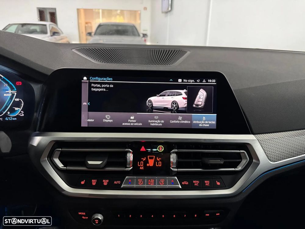 BMW 330 e Touring Pack M Auto - 39